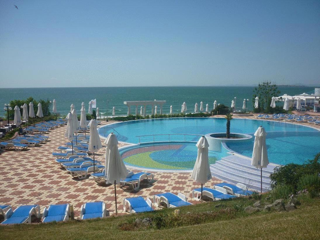 Sineva Beach Hotel Sveti Vlas Exterior photo